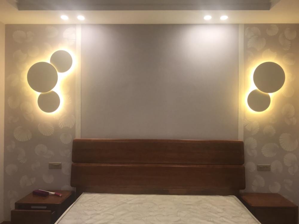PUCK WALL ART | Fluorescent wall light