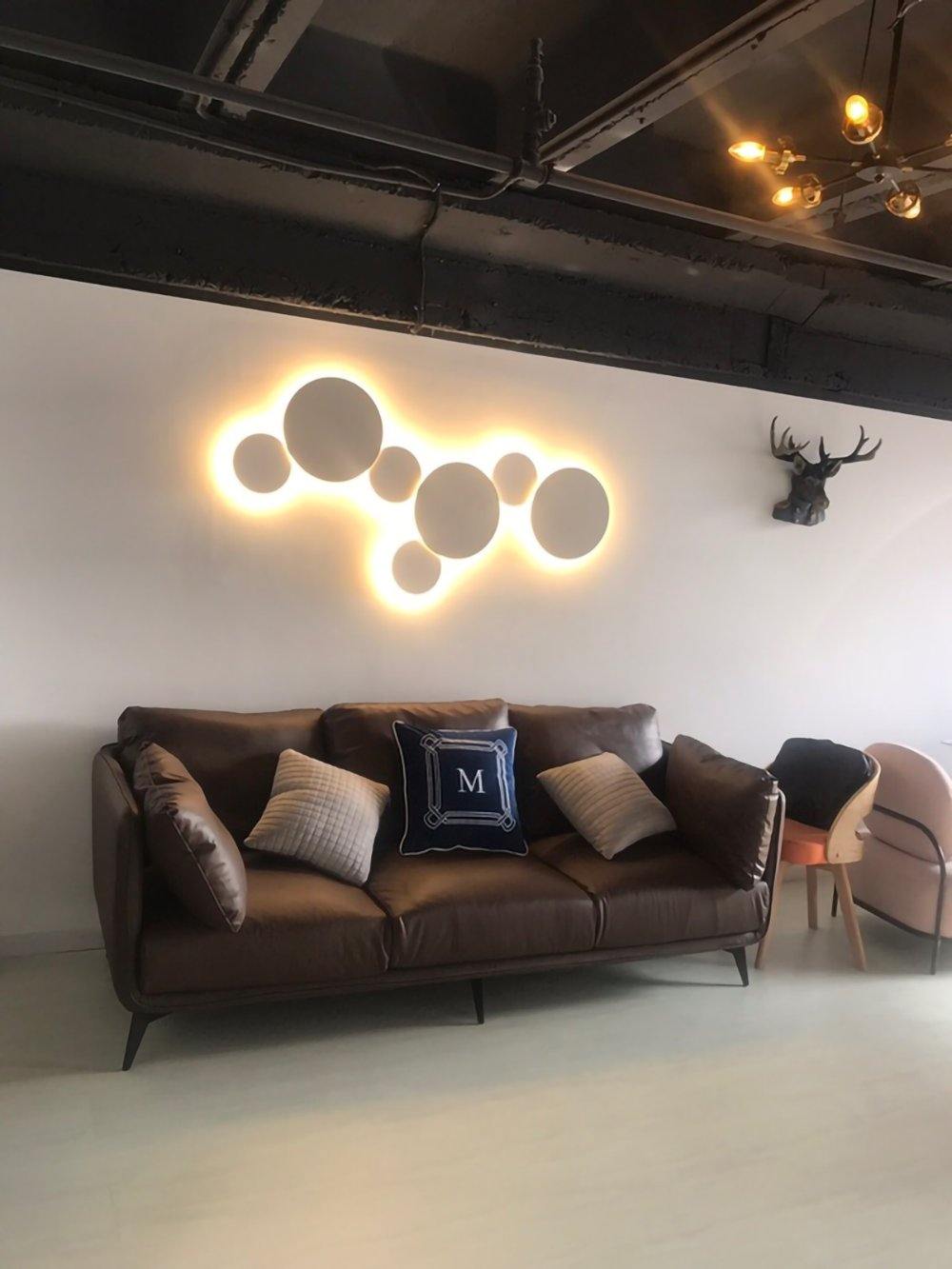 PUCK WALL ART | Fluorescent wall light