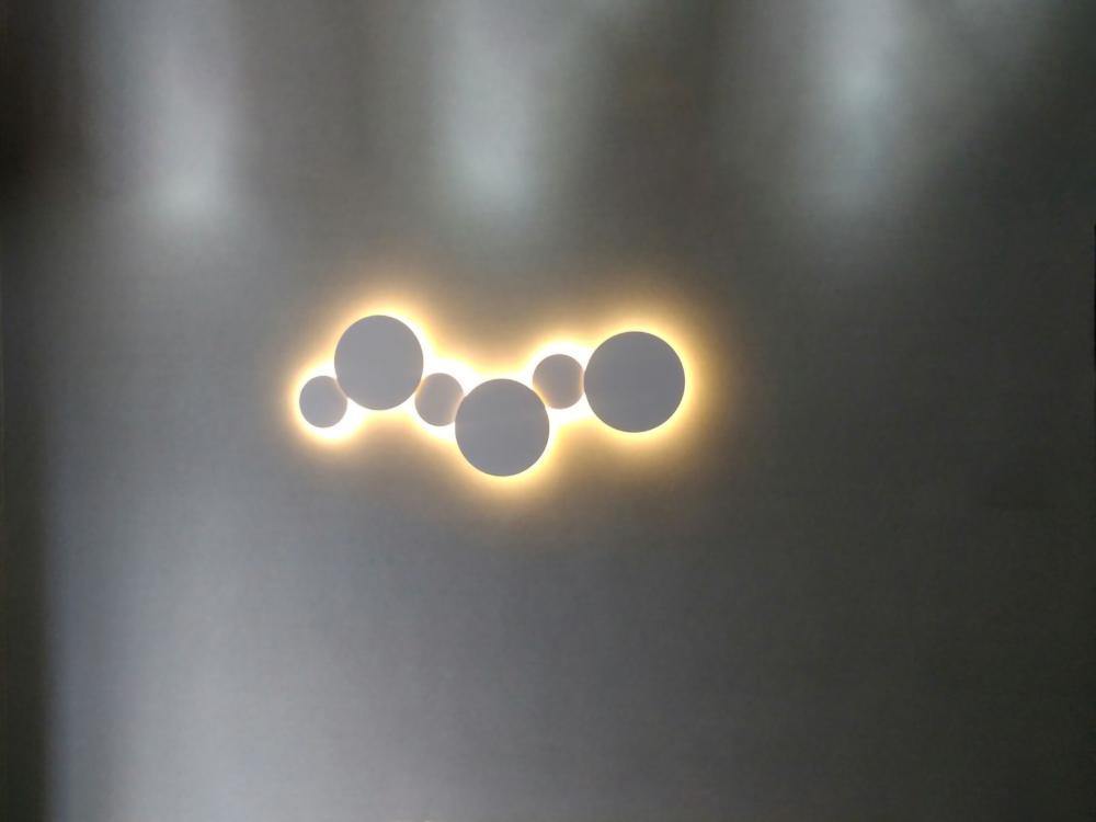 PUCK WALL ART | Fluorescent wall light