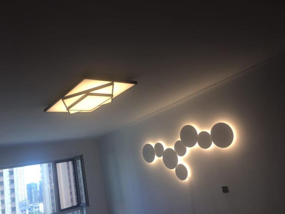 PUCK WALL ART | Fluorescent wall light