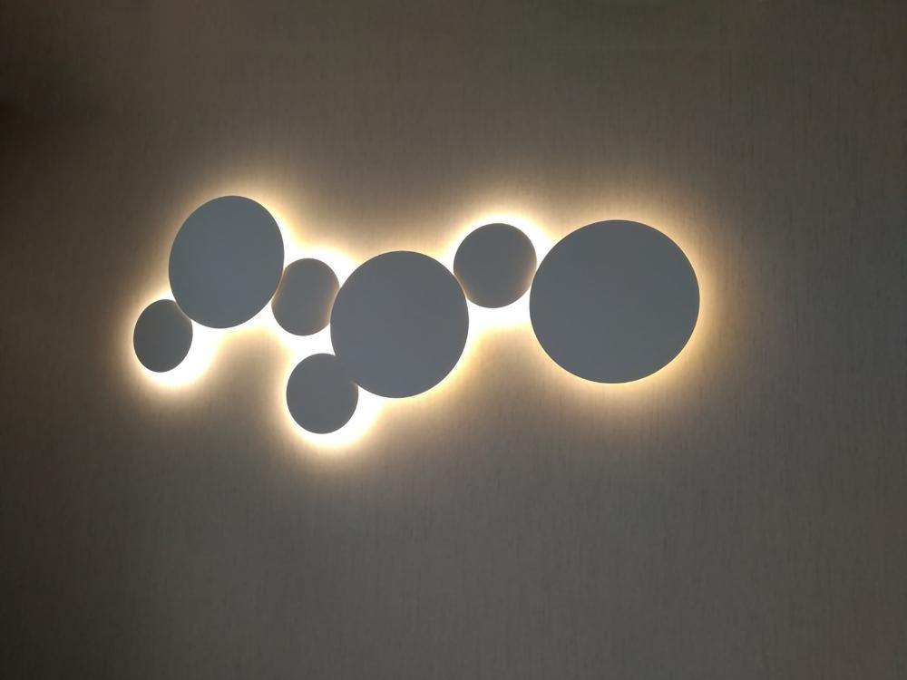 PUCK WALL ART | Fluorescent wall light