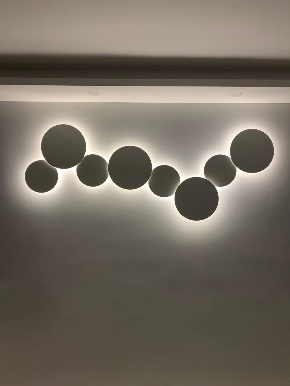 PUCK WALL ART | Fluorescent wall light