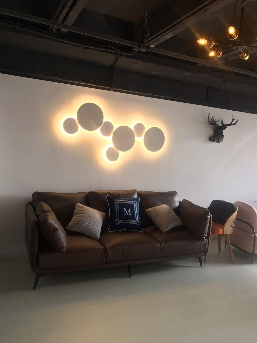 PUCK WALL ART | Fluorescent wall light