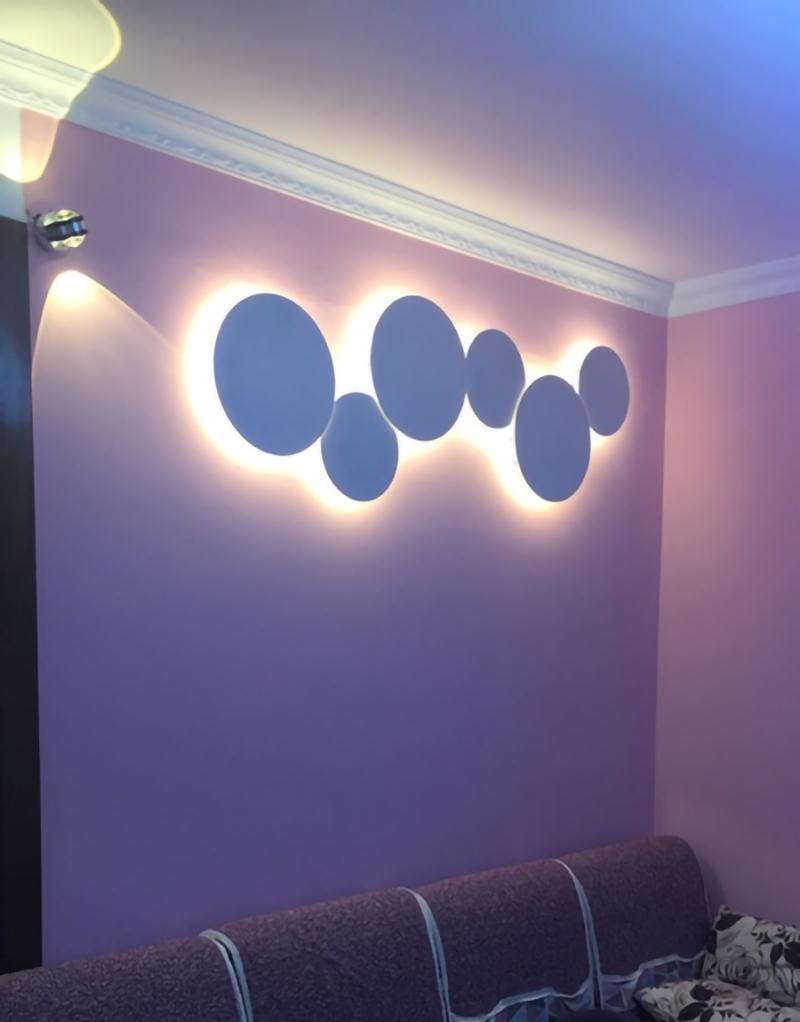 PUCK WALL ART | Fluorescent wall light
