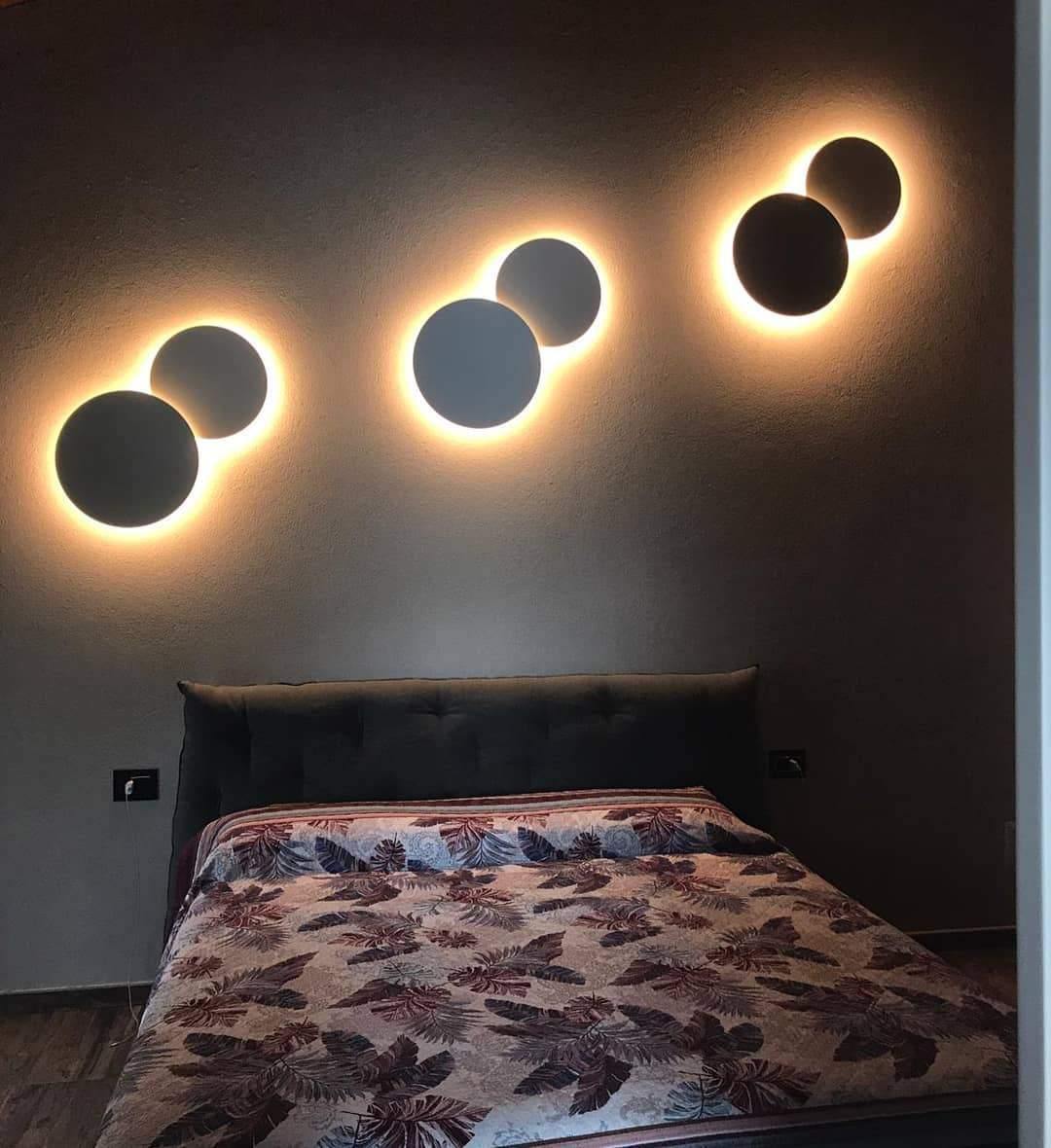PUCK WALL ART | Fluorescent wall light