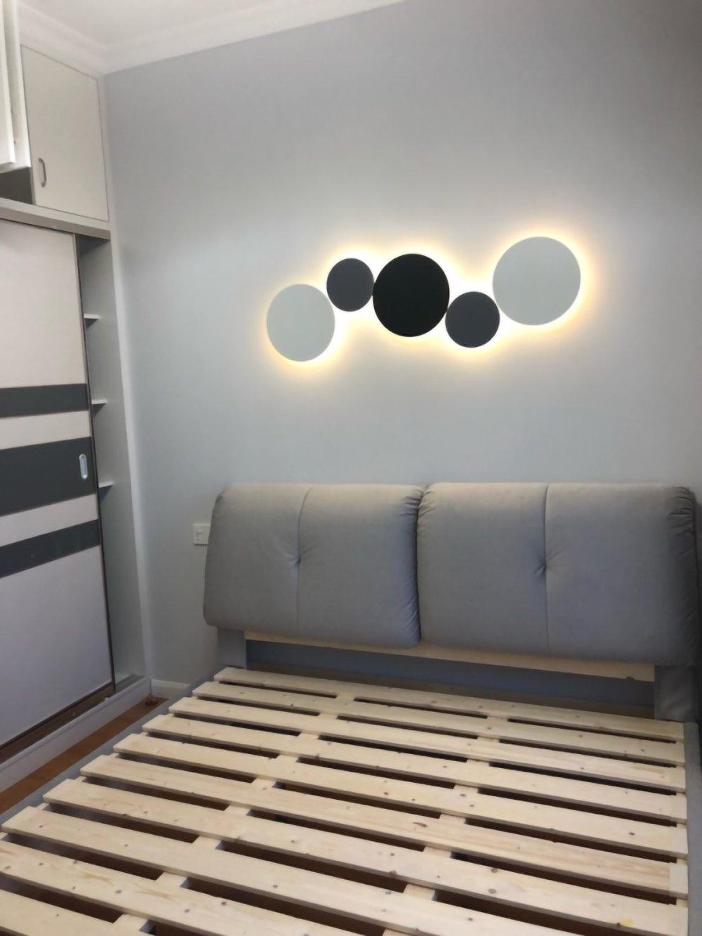 PUCK WALL ART | Fluorescent wall light