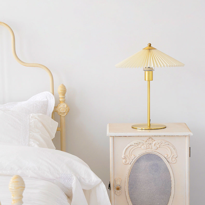 Perla Pleated Table Lamp
