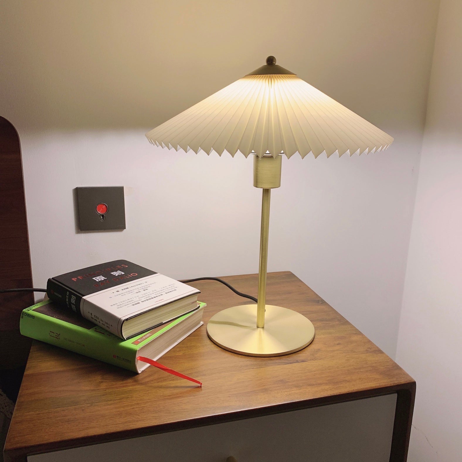 Perla Pleated Table Lamp
