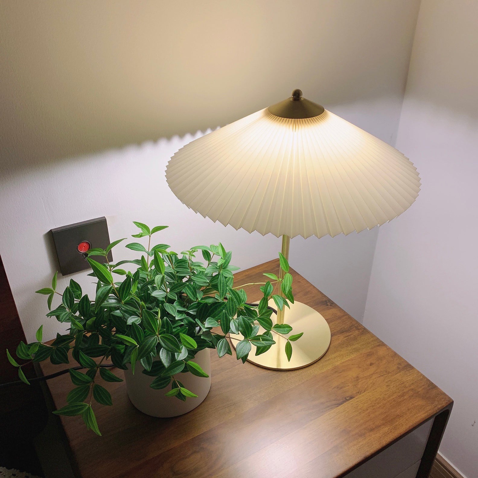 Perla Pleated Table Lamp