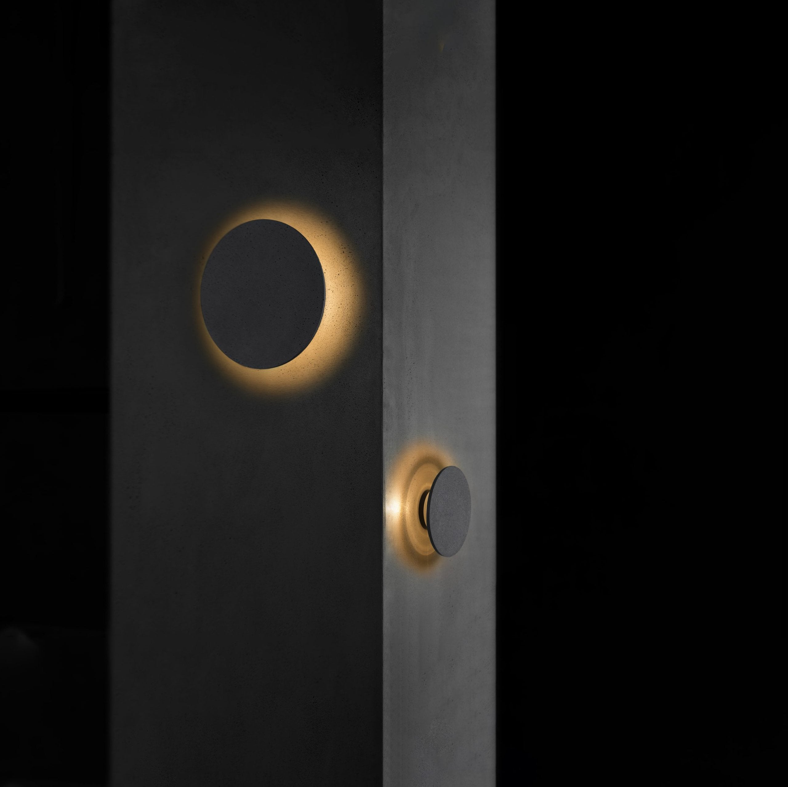 Pin Wall Lamp.