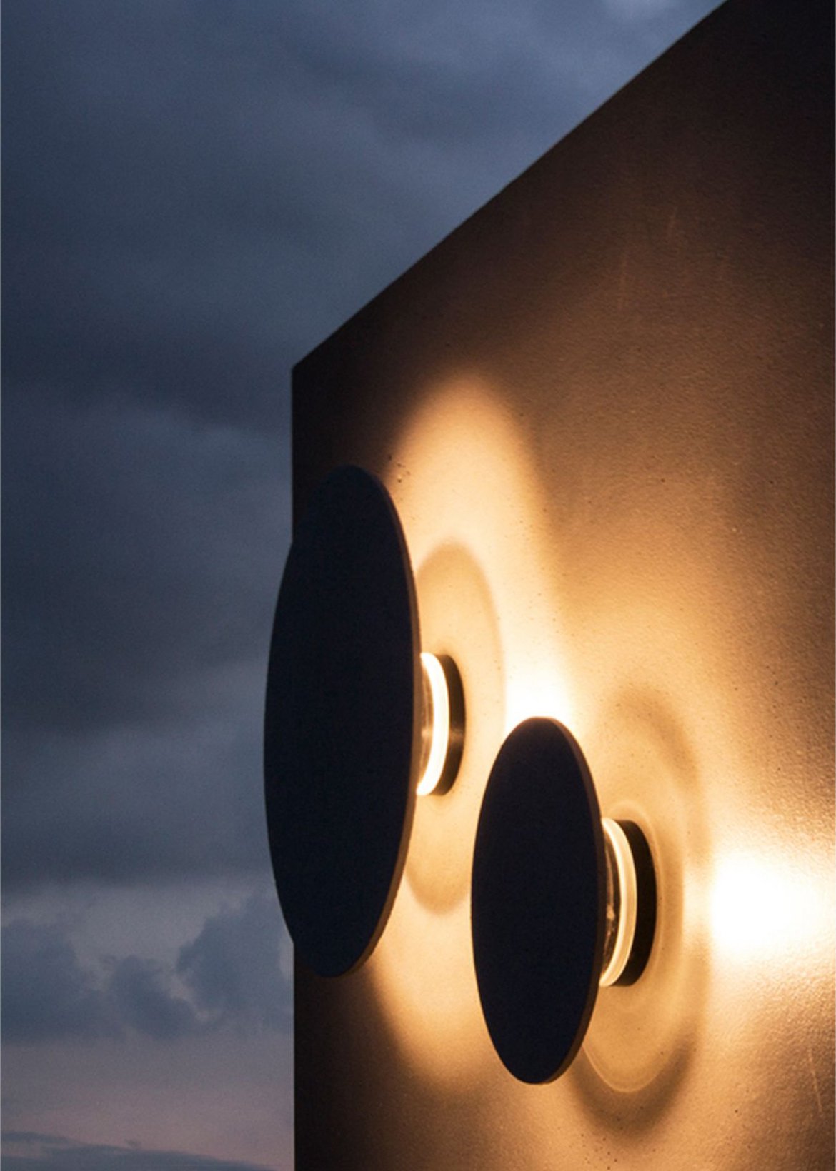 Pin Wall Lamp.