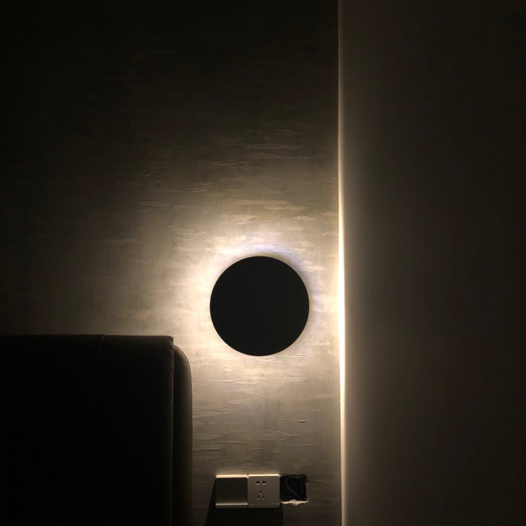 Pin Wall Lamp.