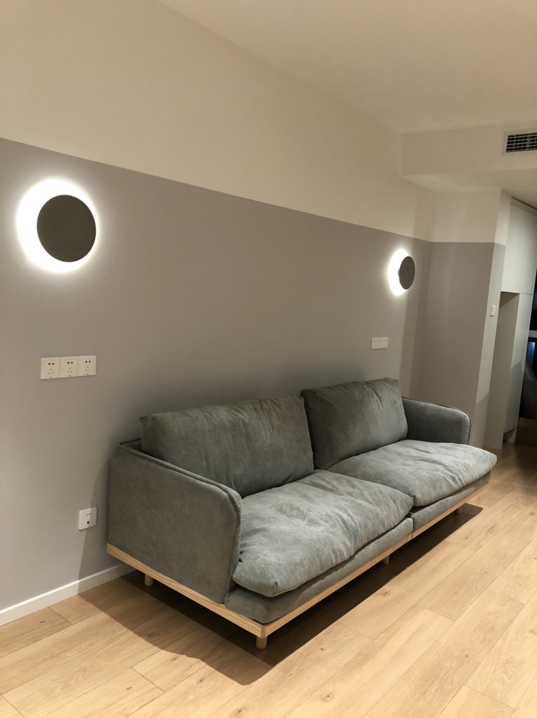 Pin Wall Lamp.