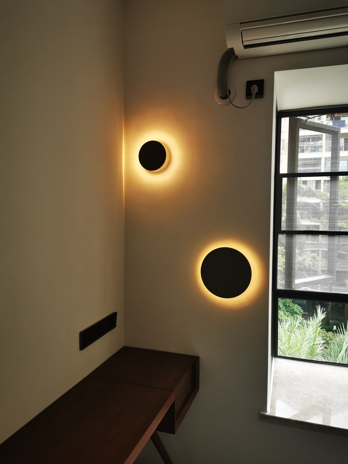 Pin Wall Lamp.
