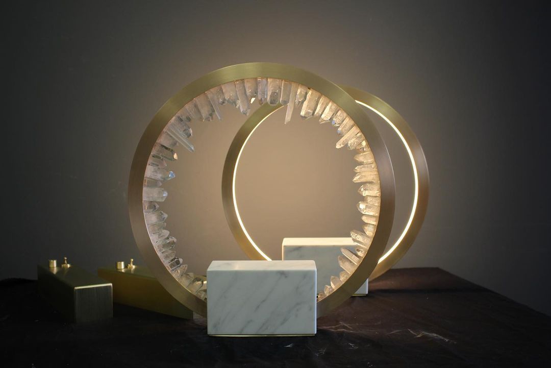 Lámpara de mesa portal