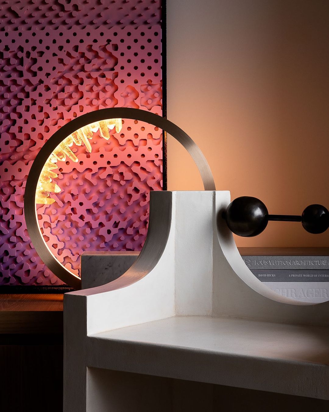 Lámpara de mesa portal