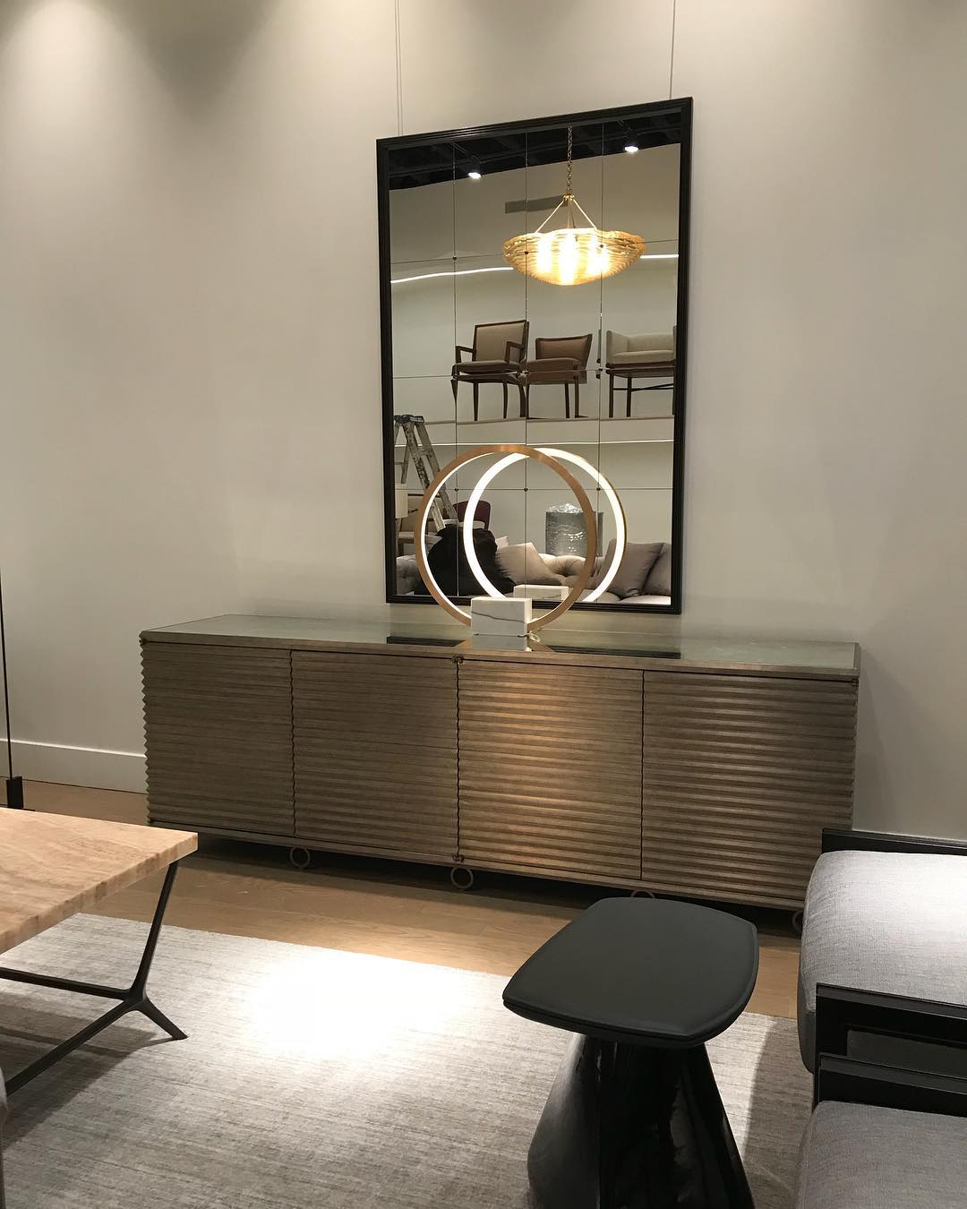 Lámpara de mesa portal