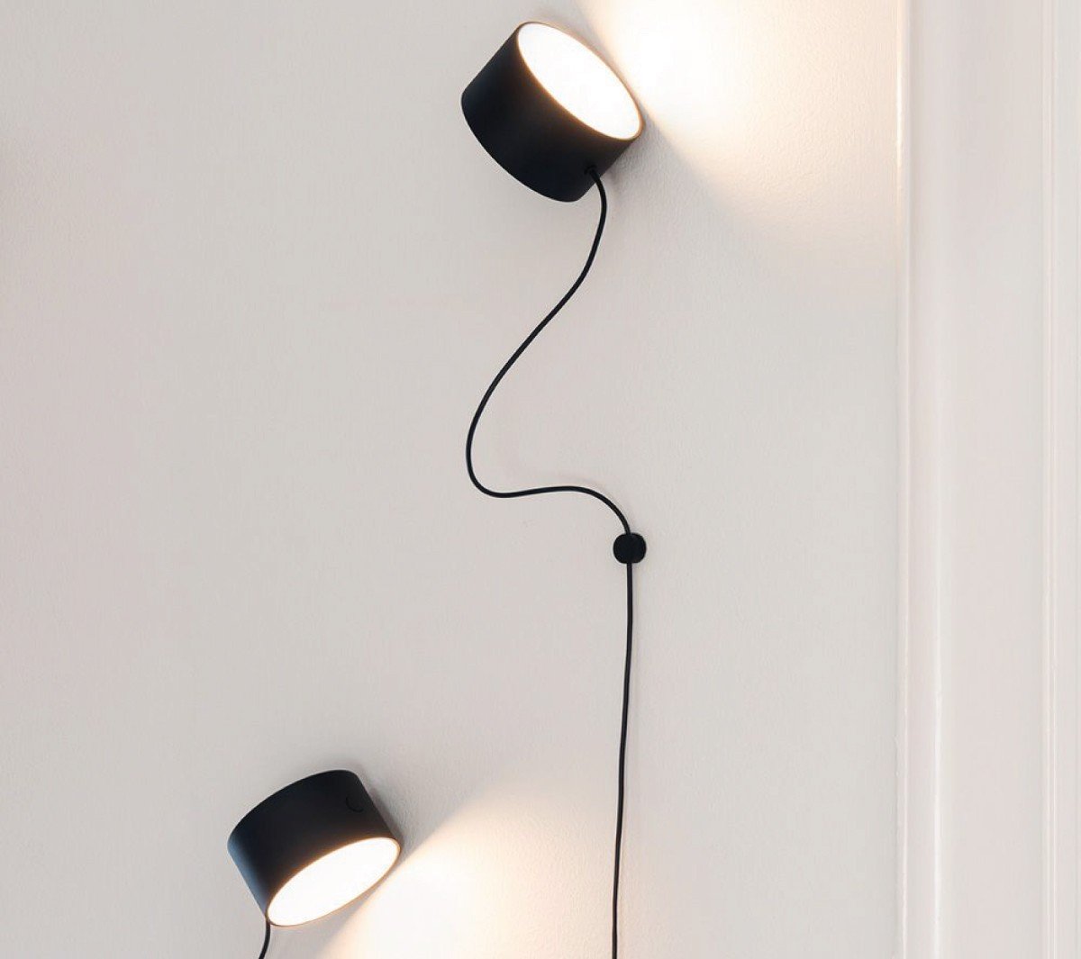 Post Wall Lamp.