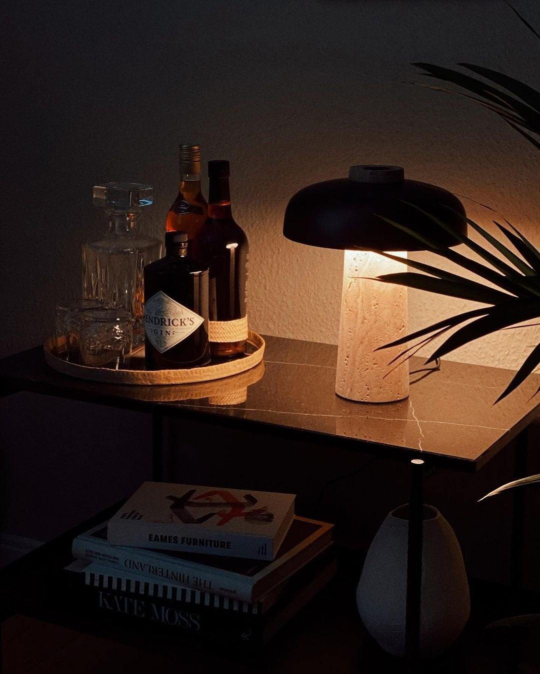 Lampe de table inversée