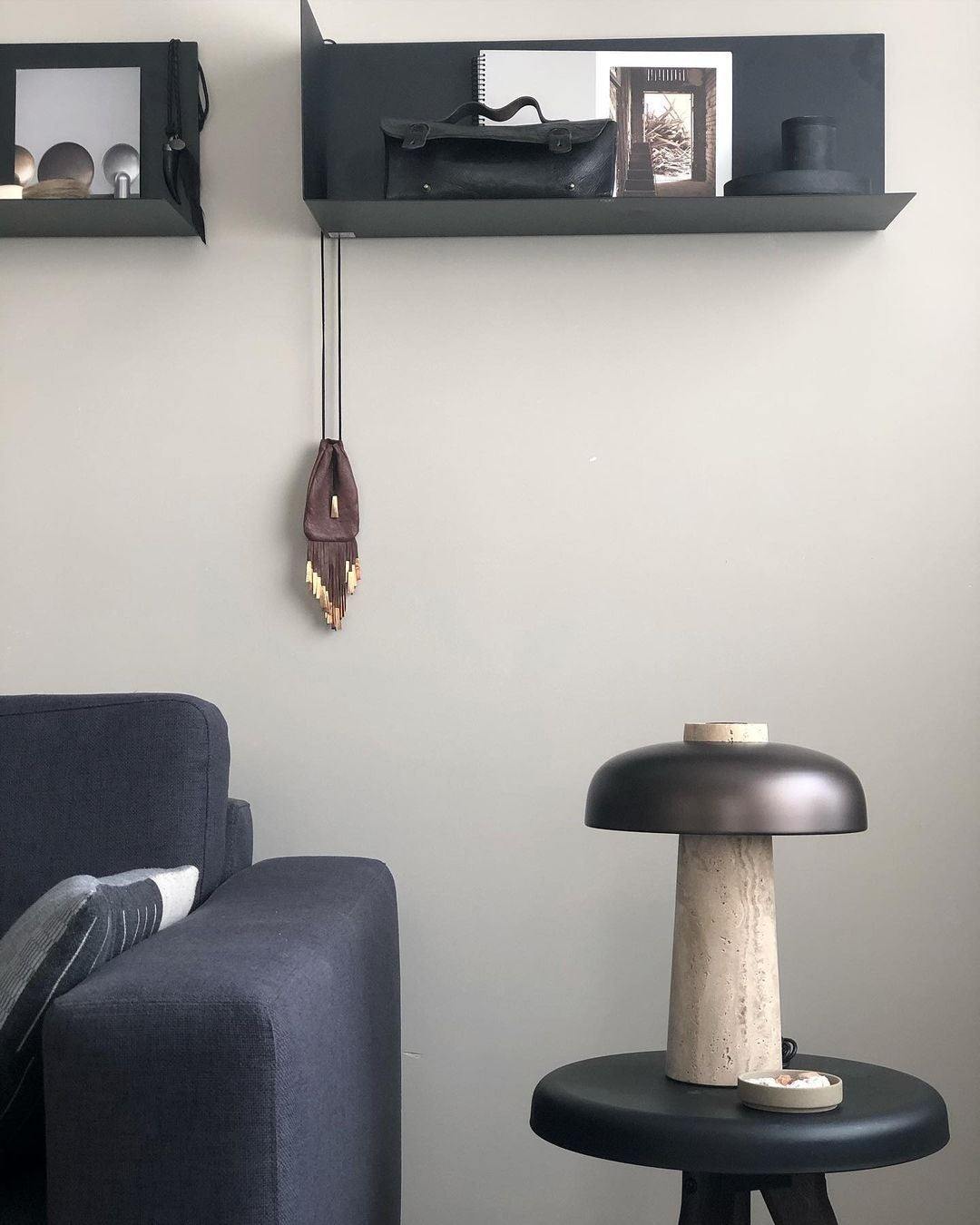 Lampe de table inversée