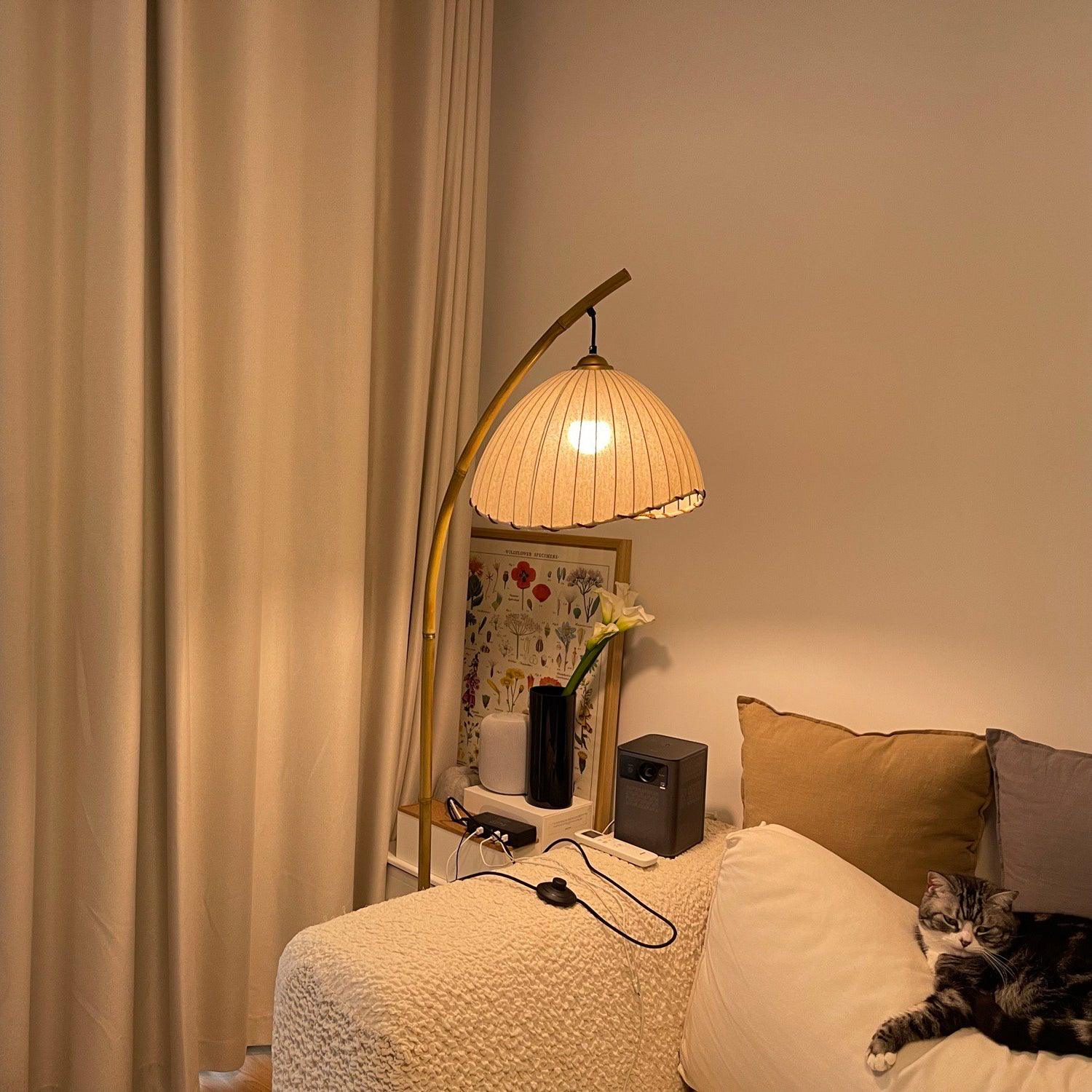 Sanna Floor Lamp - Decormote