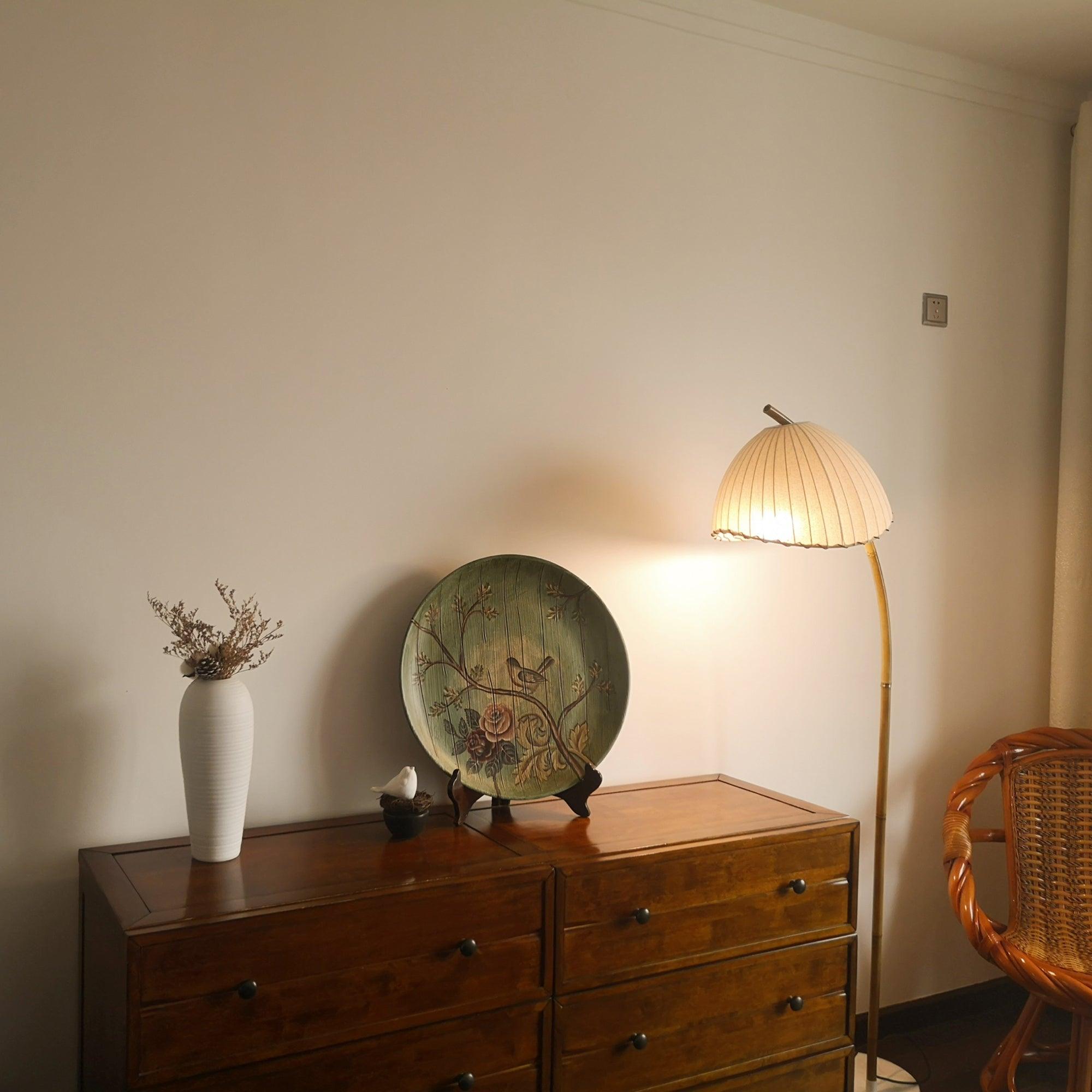 Sanna Floor Lamp - Decormote