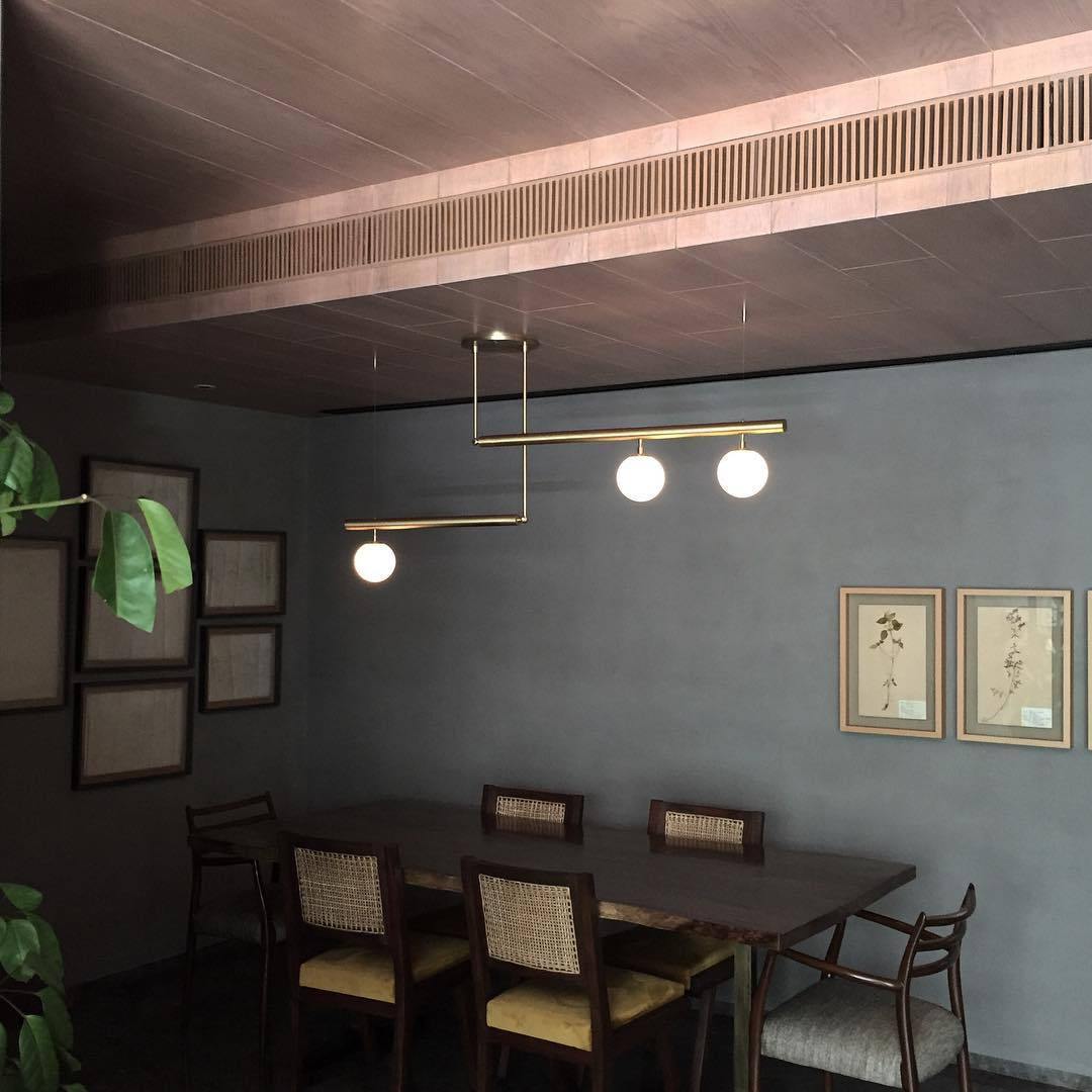 Satellite ceiling pendant light