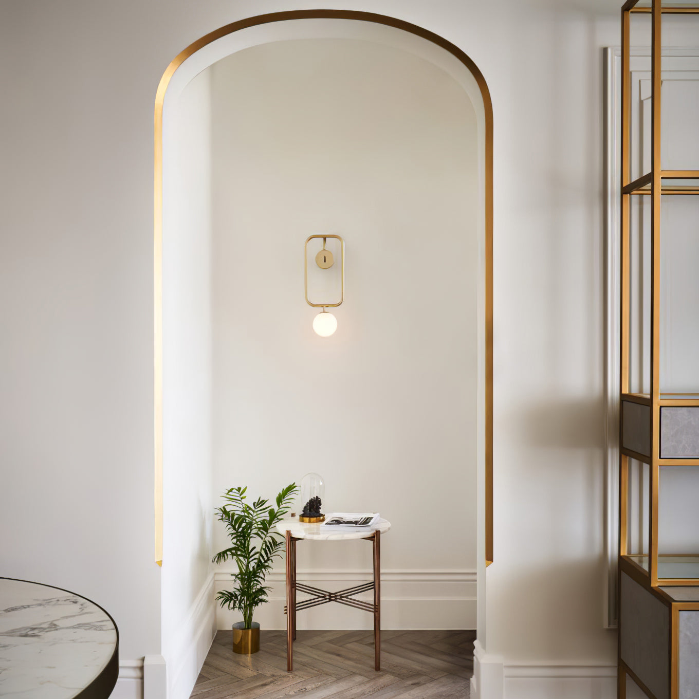 Sircle Sconce