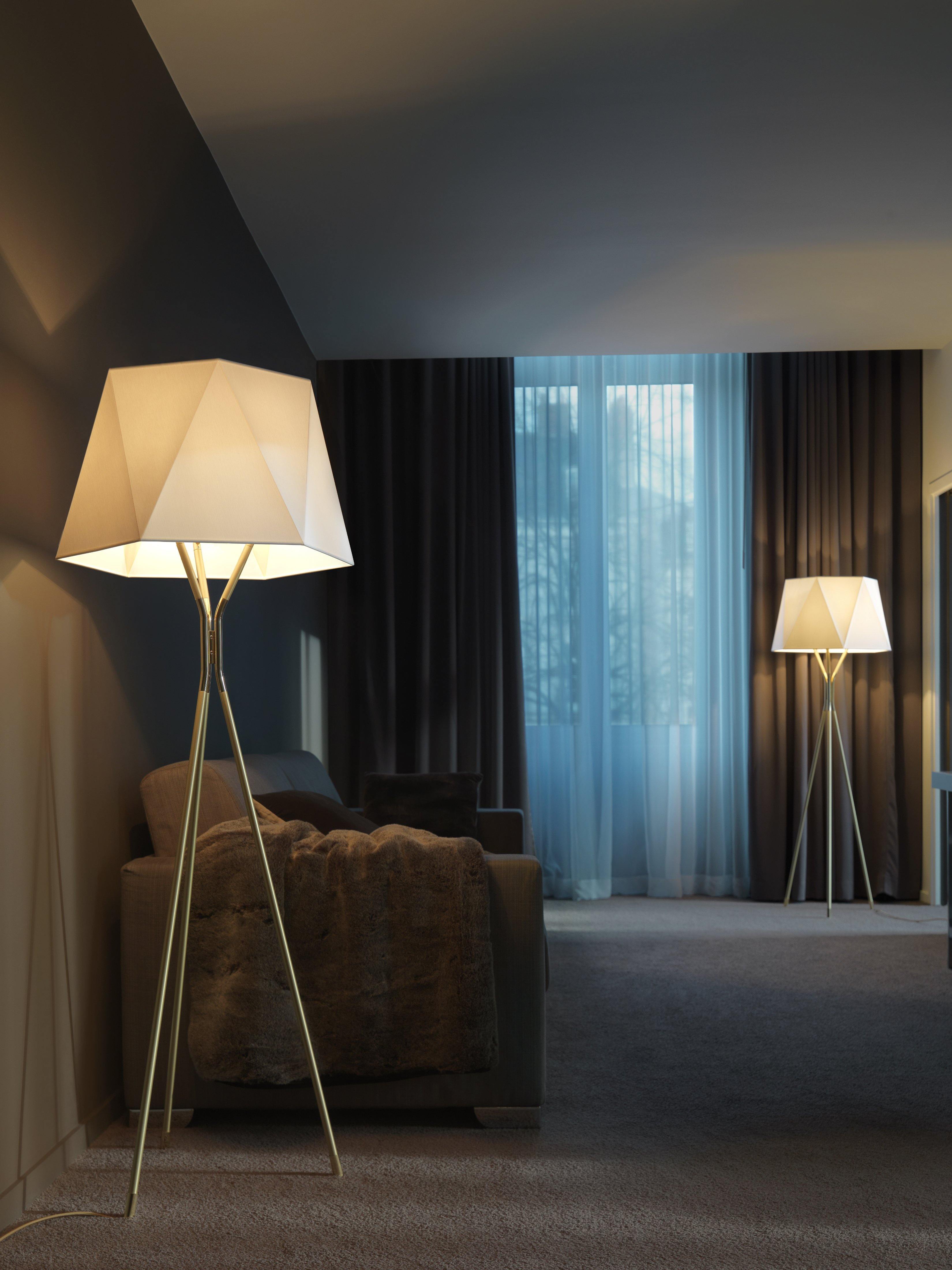 Solitaire Floor Lamp