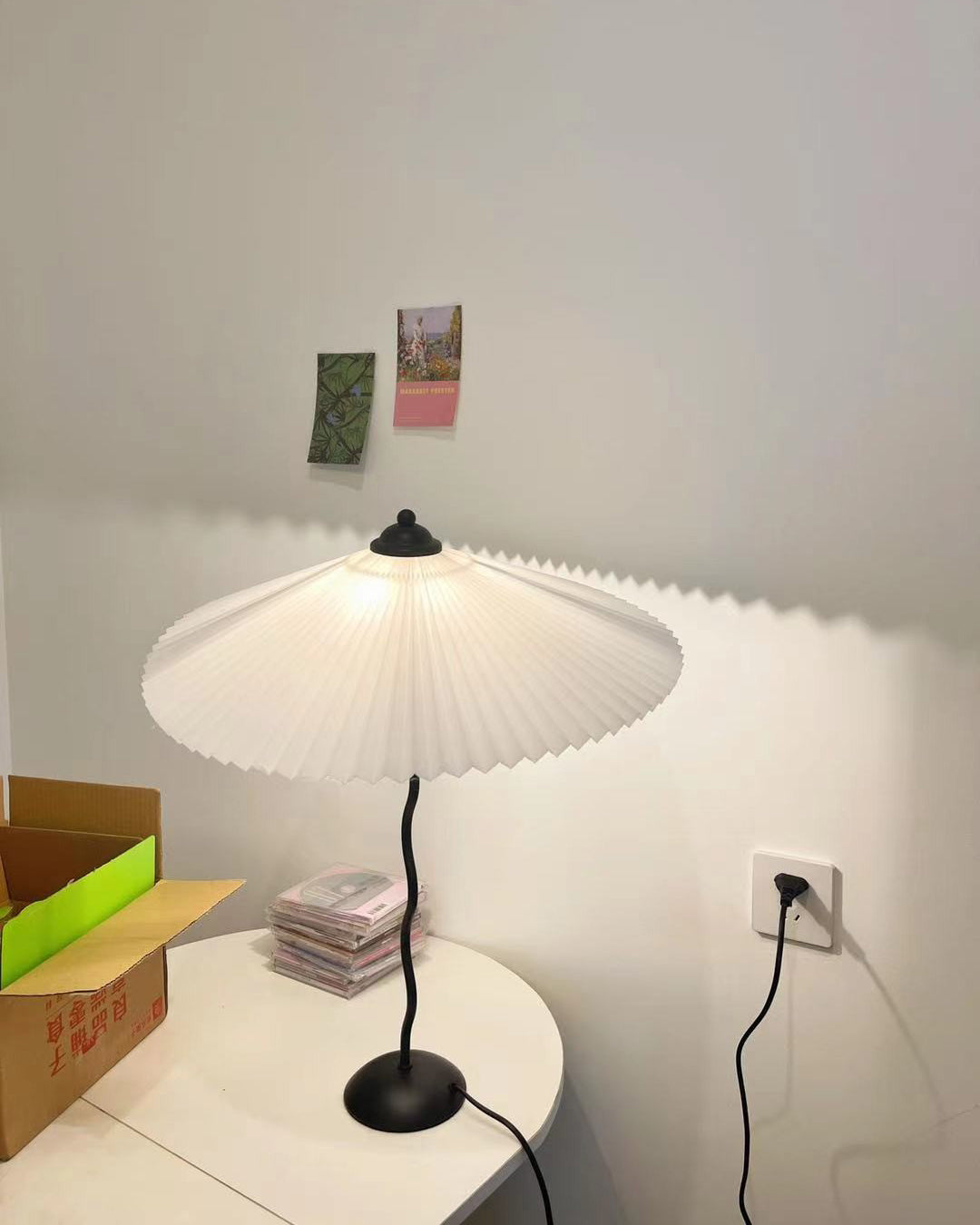 Schnörkel-Tischlampe