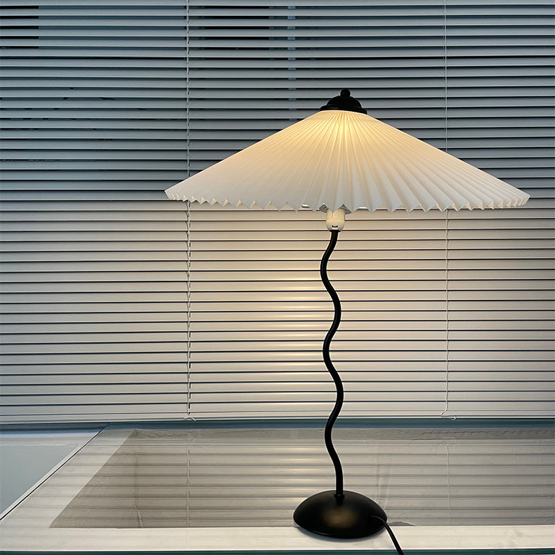 Schnörkel-Tischlampe