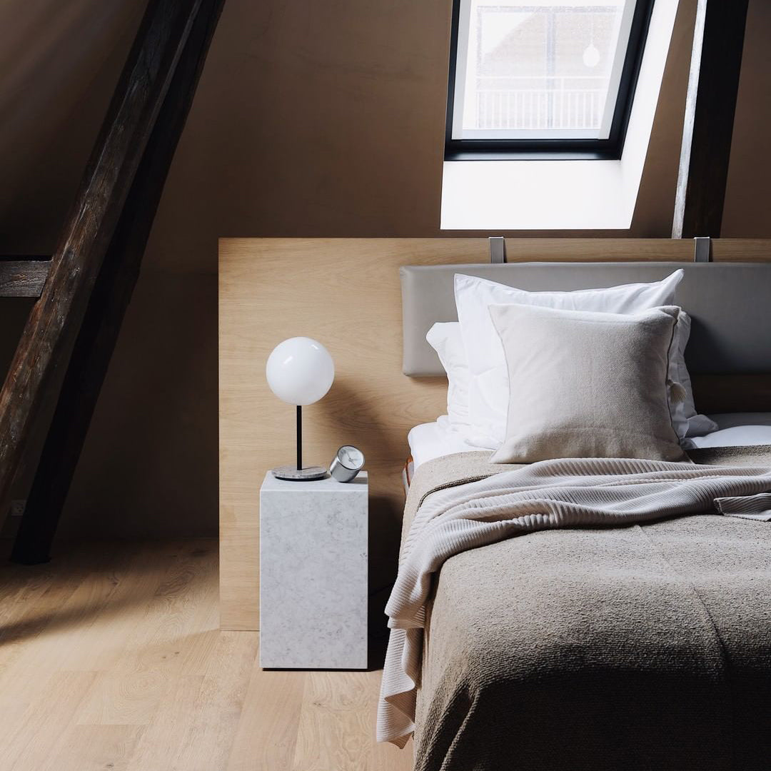 TR Bulb Table Lamp