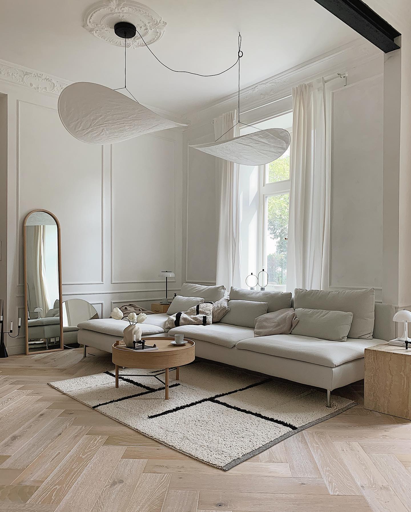 Tense Pendant Lamp