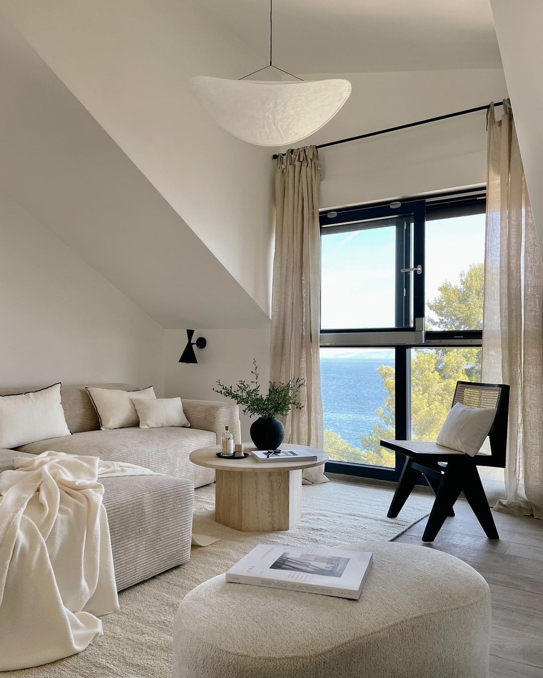 Tense Pendant Lamp