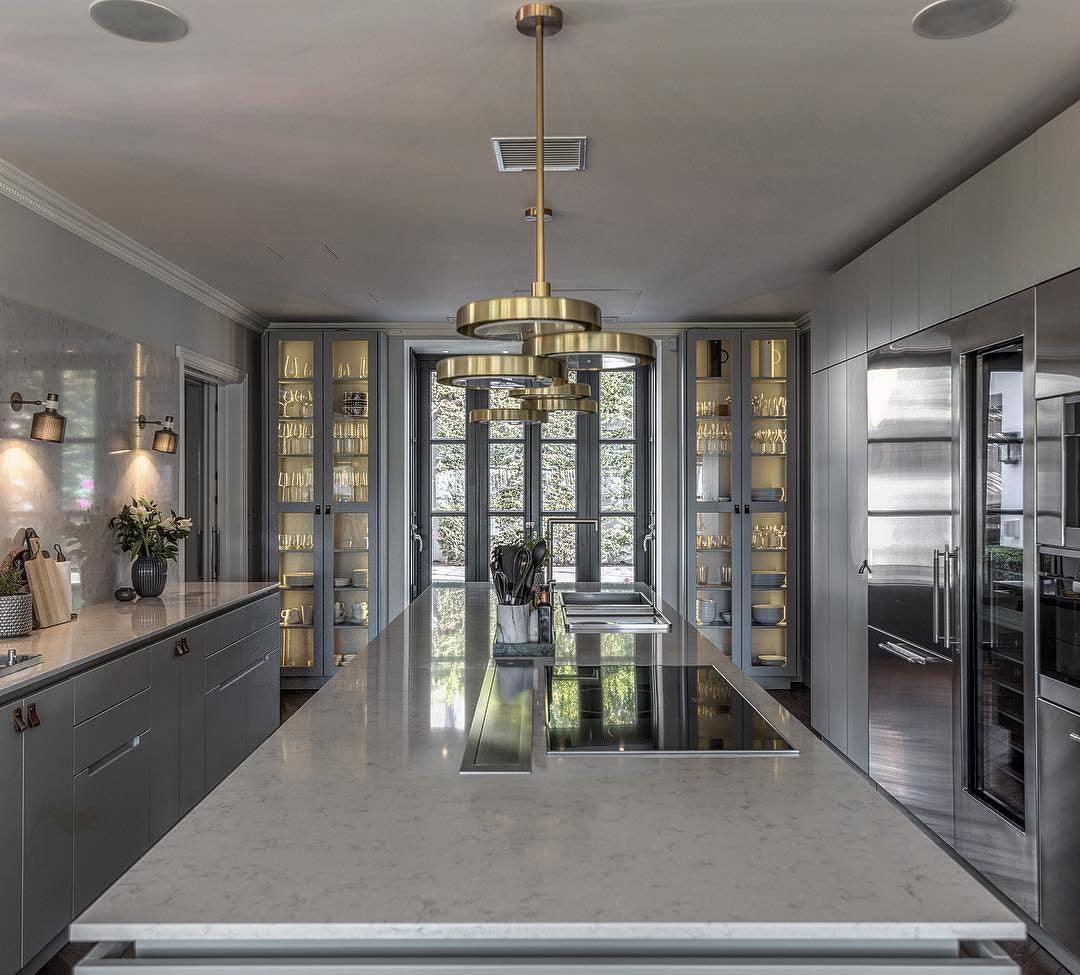 Triarc pendant light