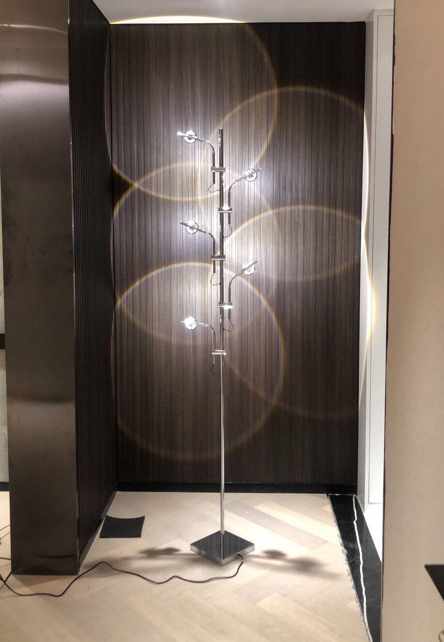 Wa Wa Floor lamp.