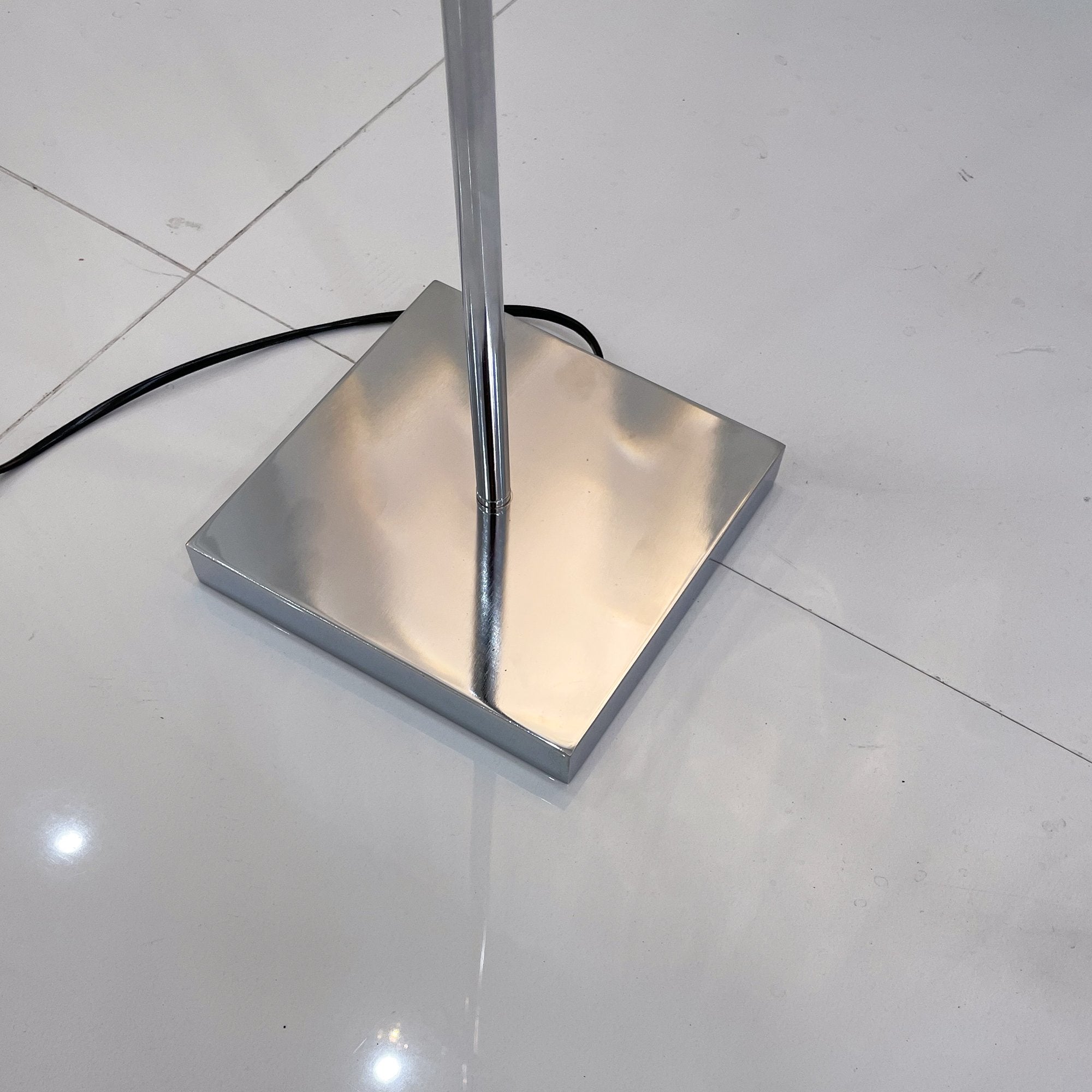 Wa Wa Floor lamp.