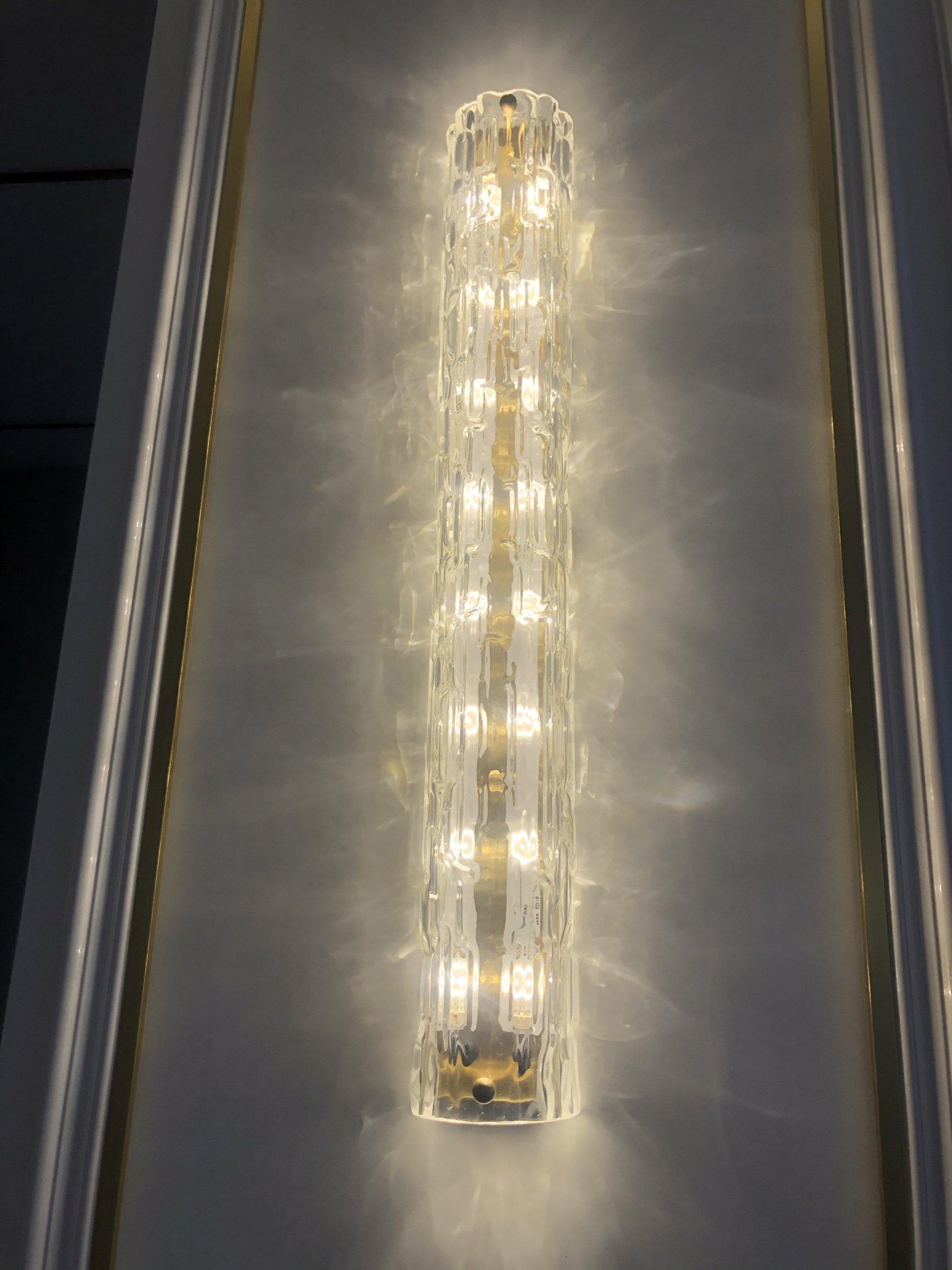 Water-grained glass wall lamp