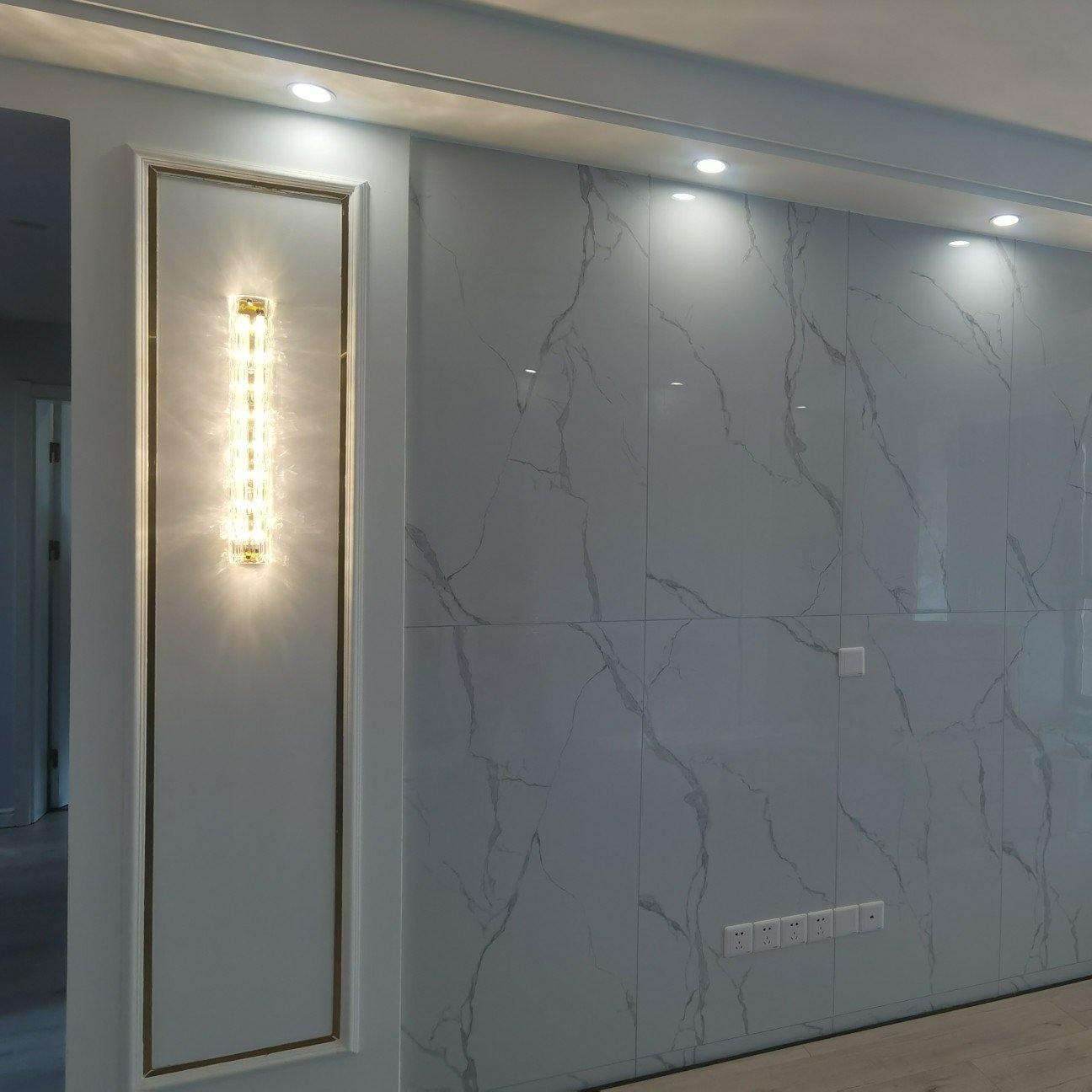 Water-grained glass wall lamp
