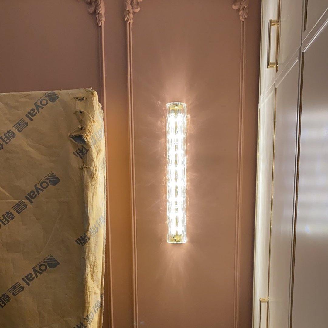 Water-grained glass wall lamp