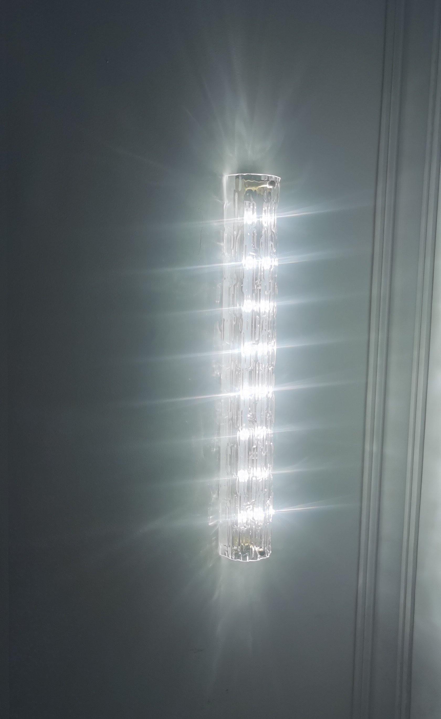 Water-grained glass wall lamp