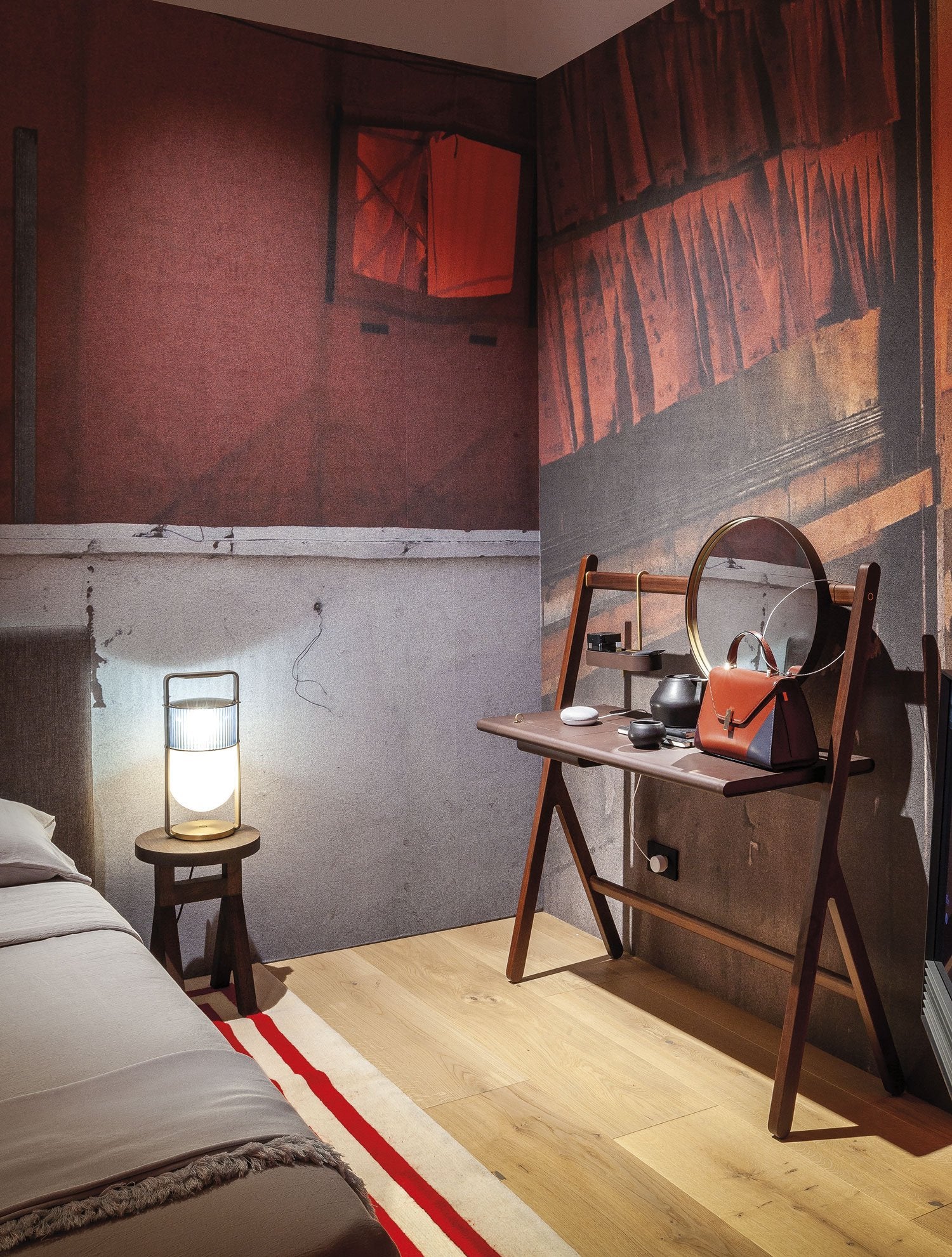 Xi Table Lamp.