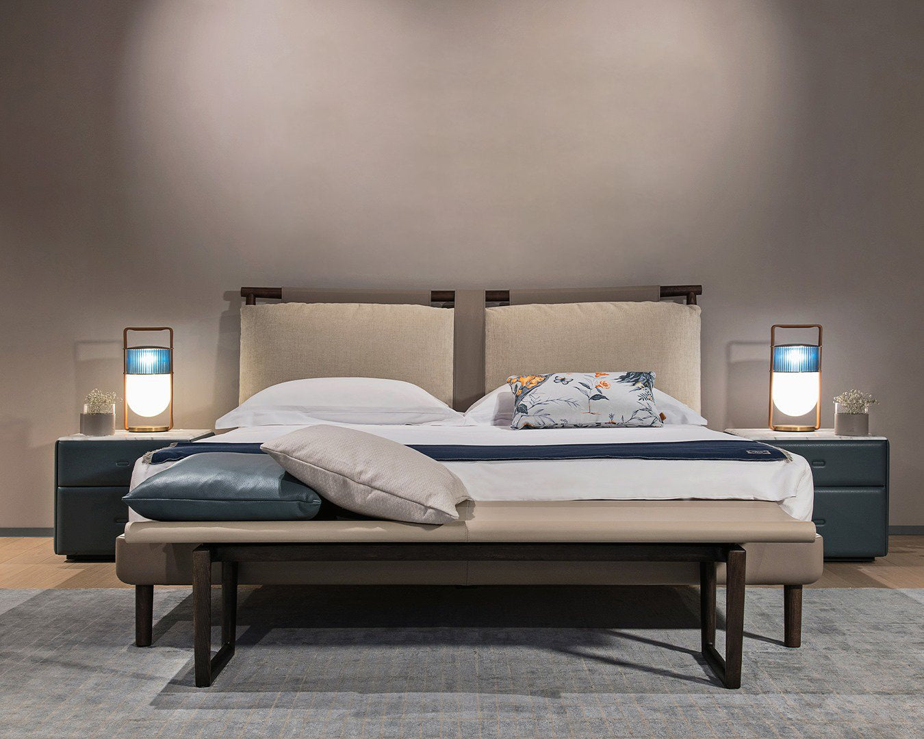 Xi Table Lamp.
