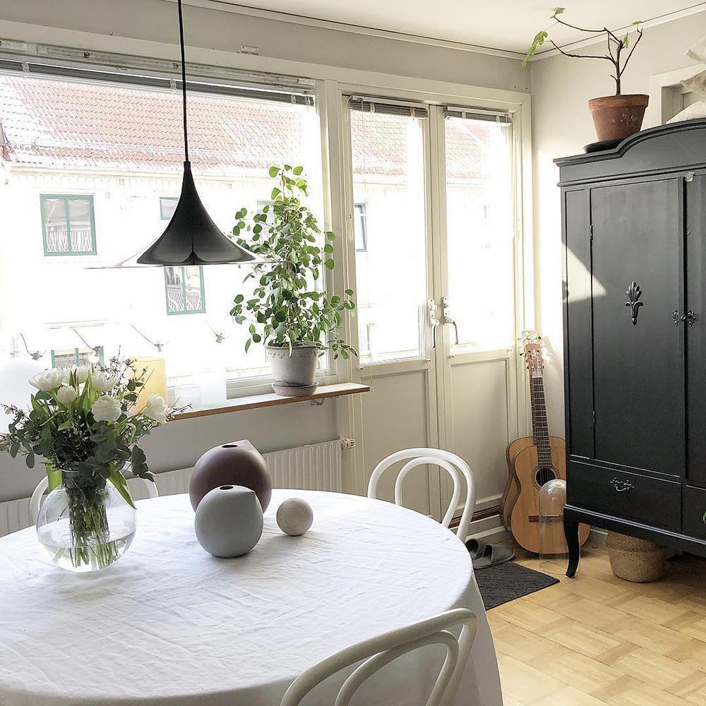 Semi pendant light