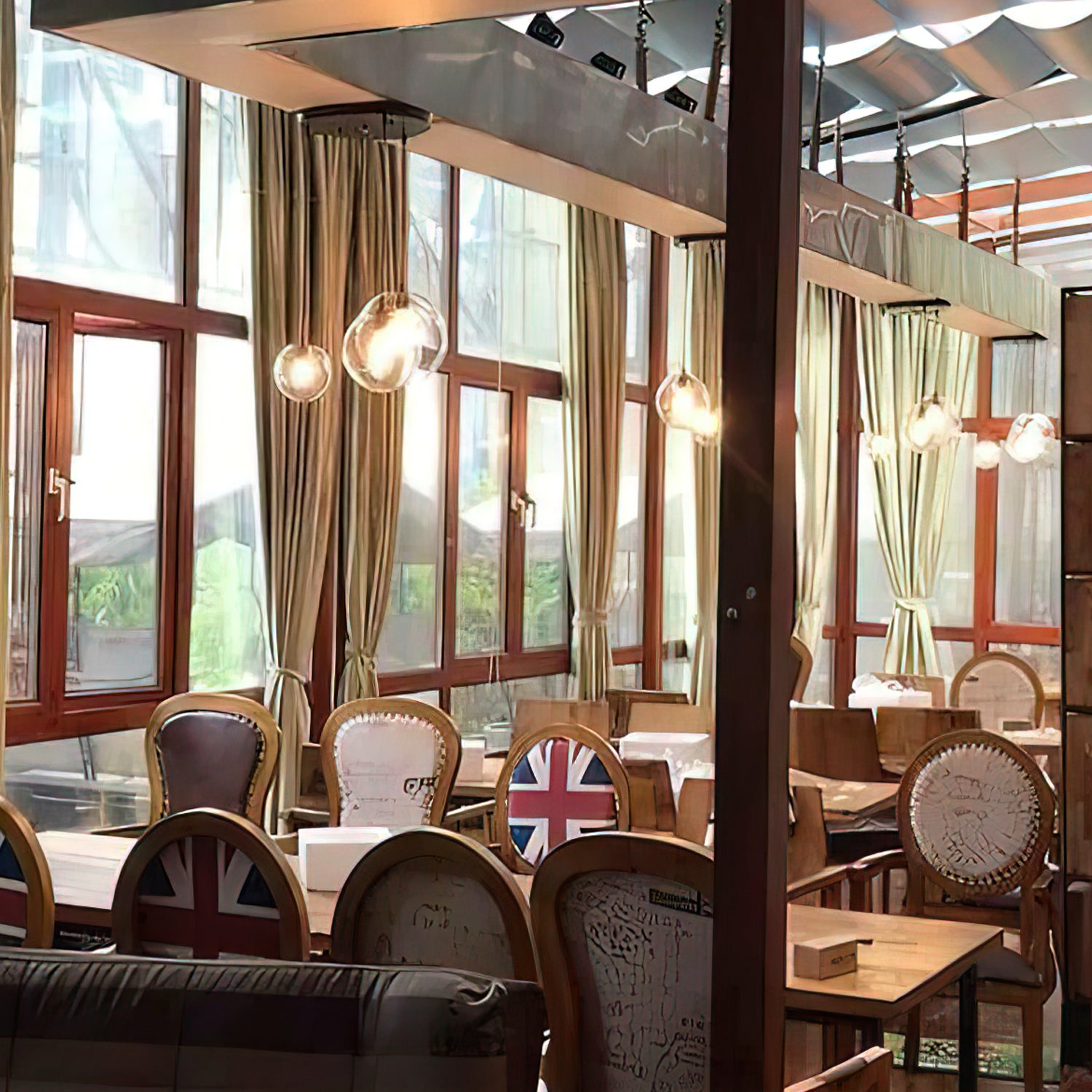 Apedo Pendant Light