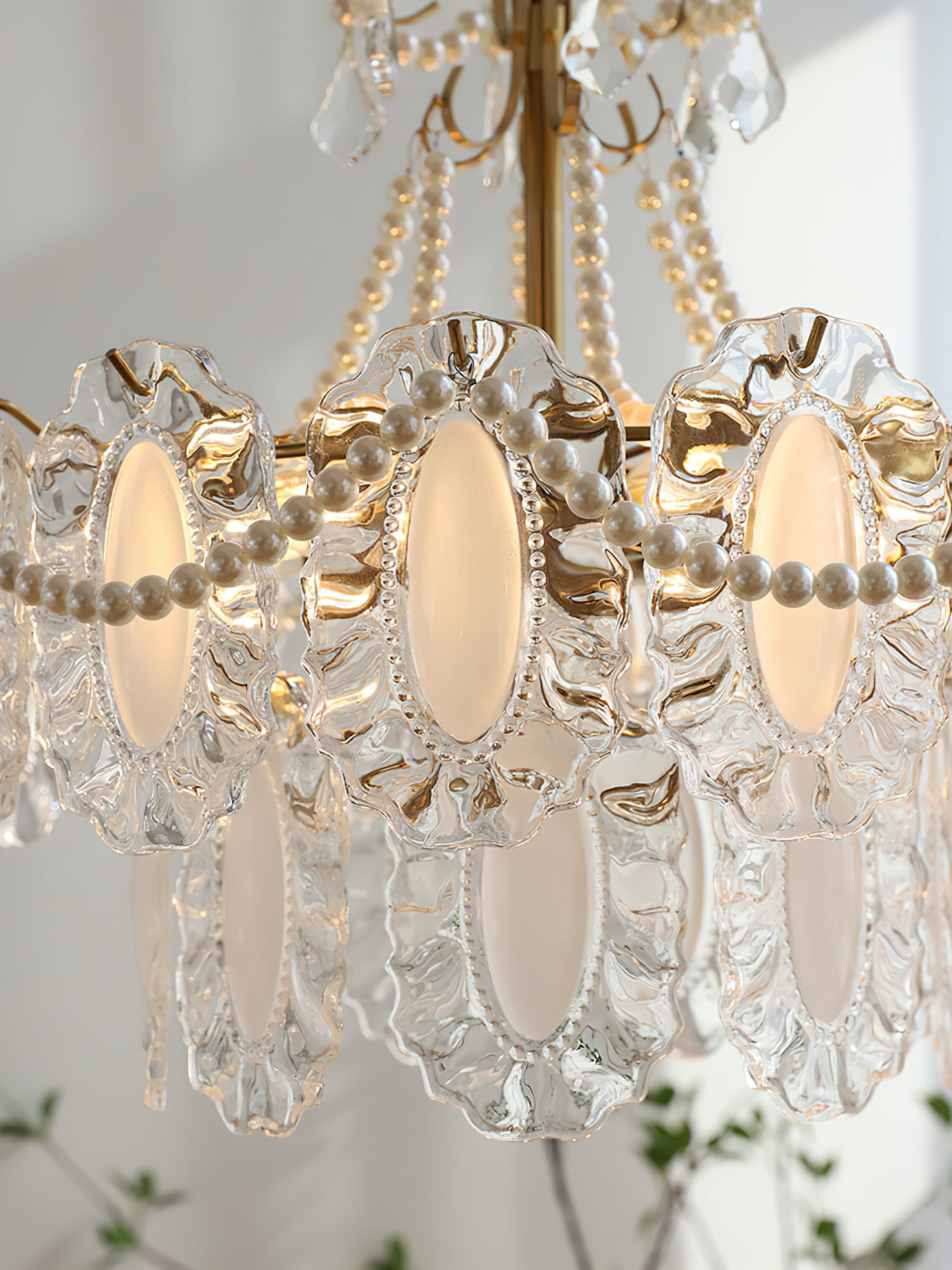 Aura Wave Pearl Chandelier