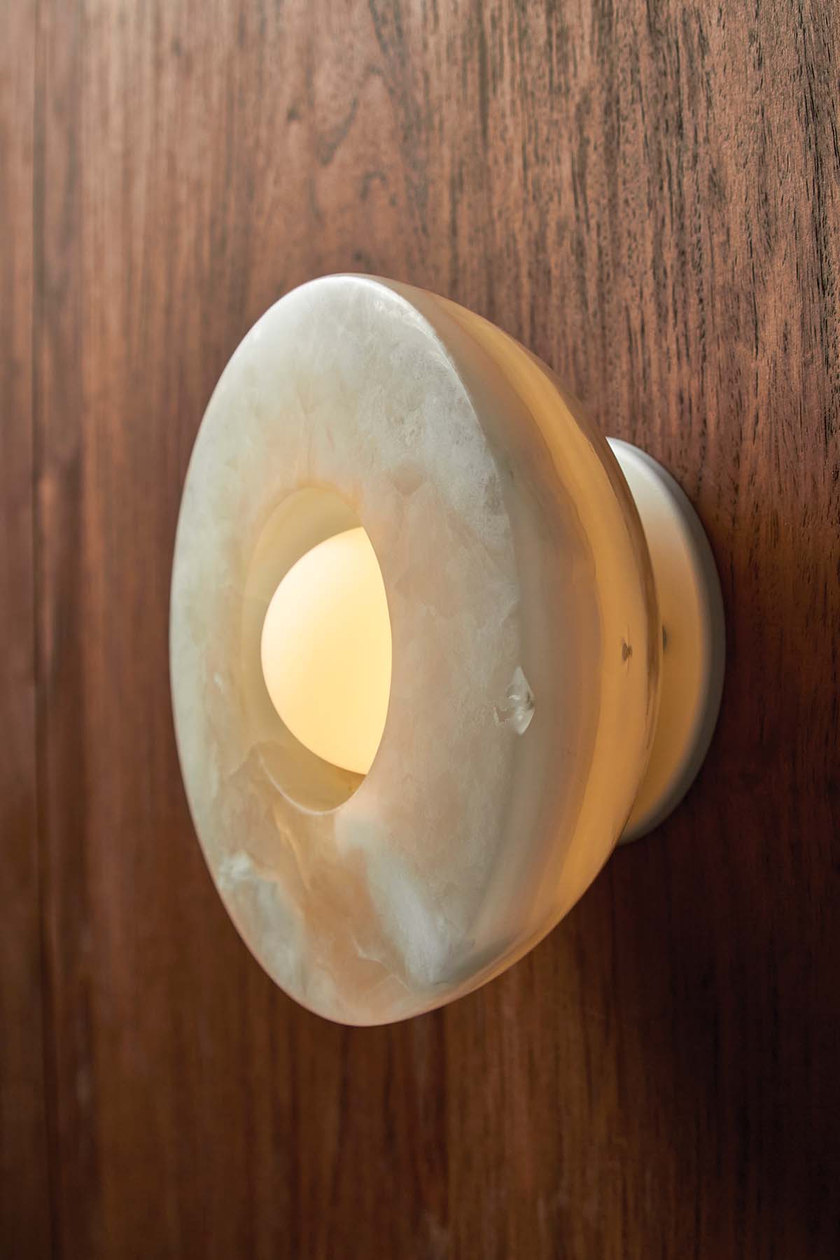 Aurelia Sconce