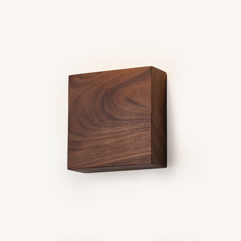 Claudo Wall Lamp