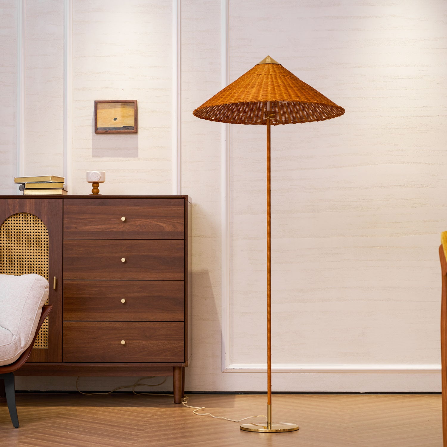 Rattan Circle Waiting Floor Lamp