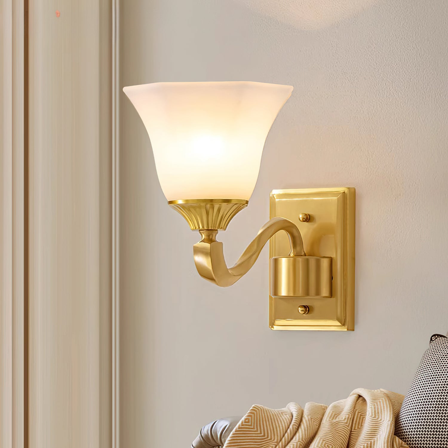 Lindby Wall Lamp